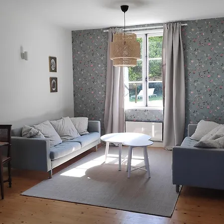Vakantiehuis Maison Independante Avec Jardin Et Acces Direct A La - Fr-1-418-20 *